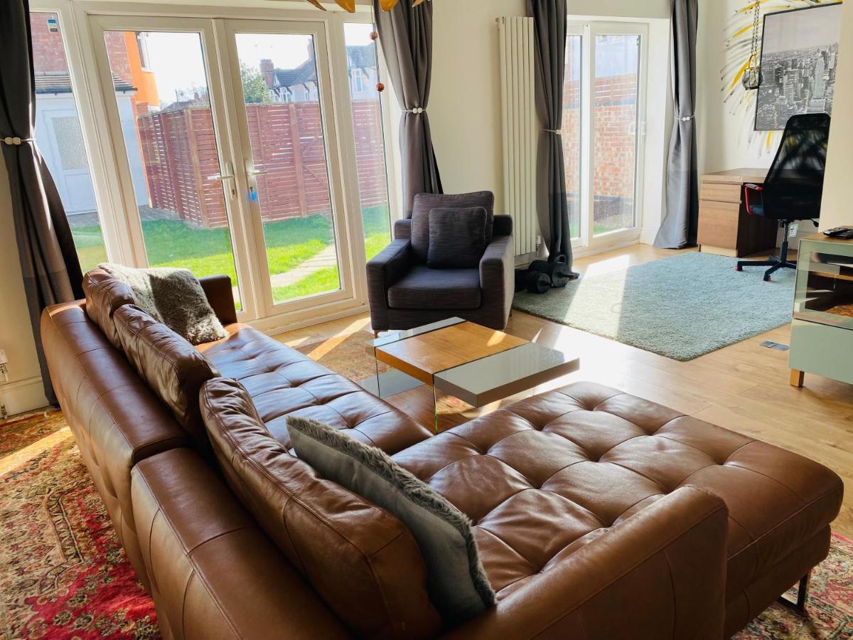 Mayors House Ideal For Groups & Business Villa Peterborough Buitenkant foto